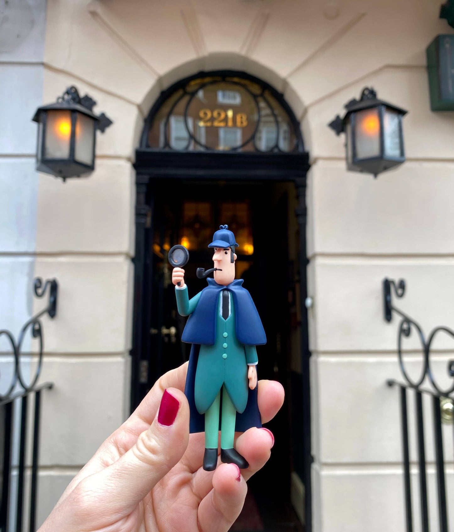 Sherlock - Collectable London Figure Literary Book Lovers