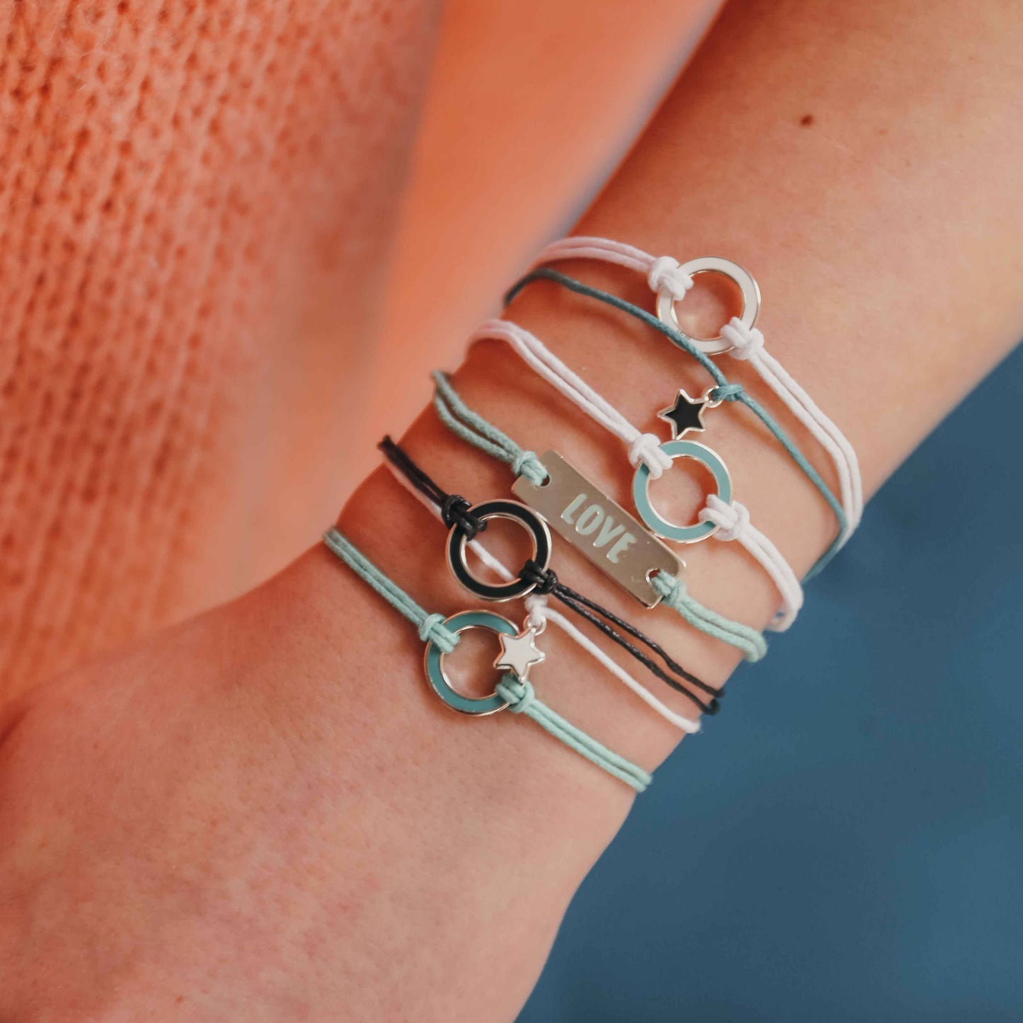Live Happy Turquoise Star Charm Sentiment String Bracelet