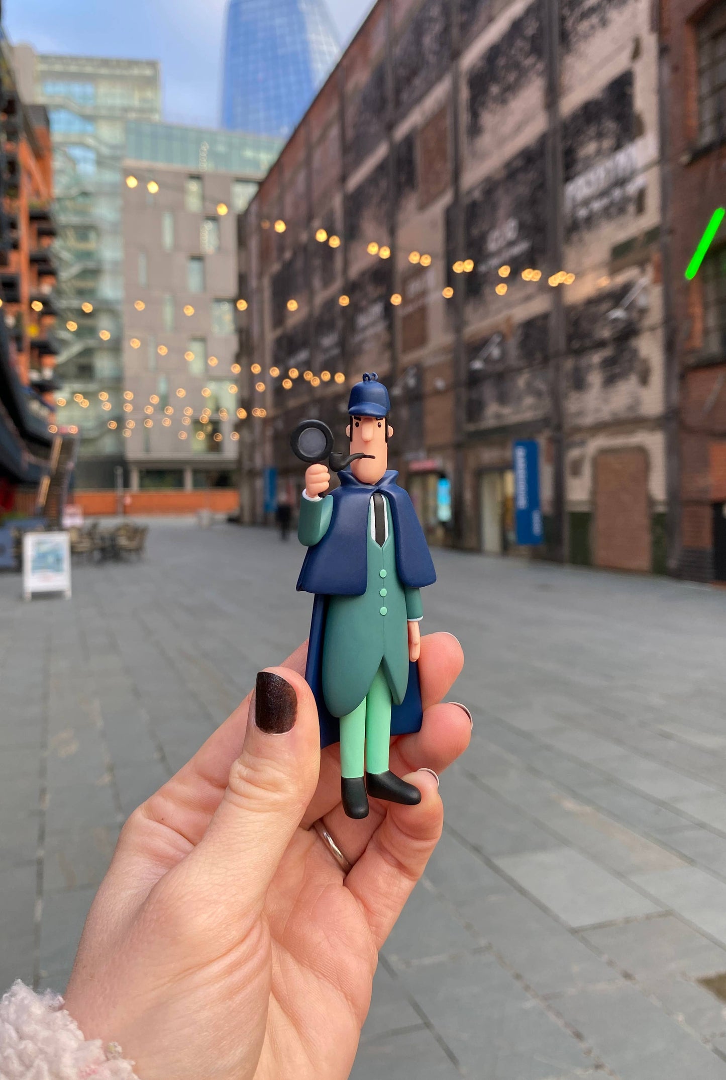 Sherlock - Collectable London Figure Literary Book Lovers