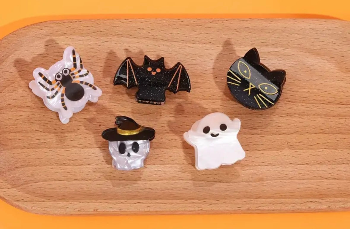 Set of 2 Spooky Acrylic Clips
