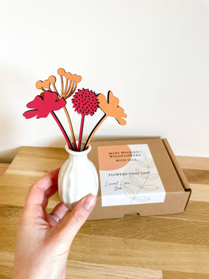 Mini Wooden Wildflowers Set With Vase - Red